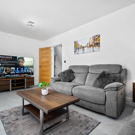 5 Bedroom House Solihull 10 Mins Drive From Bhx & Nec Private Off Road Parking Бирмингем Экстерьер фото