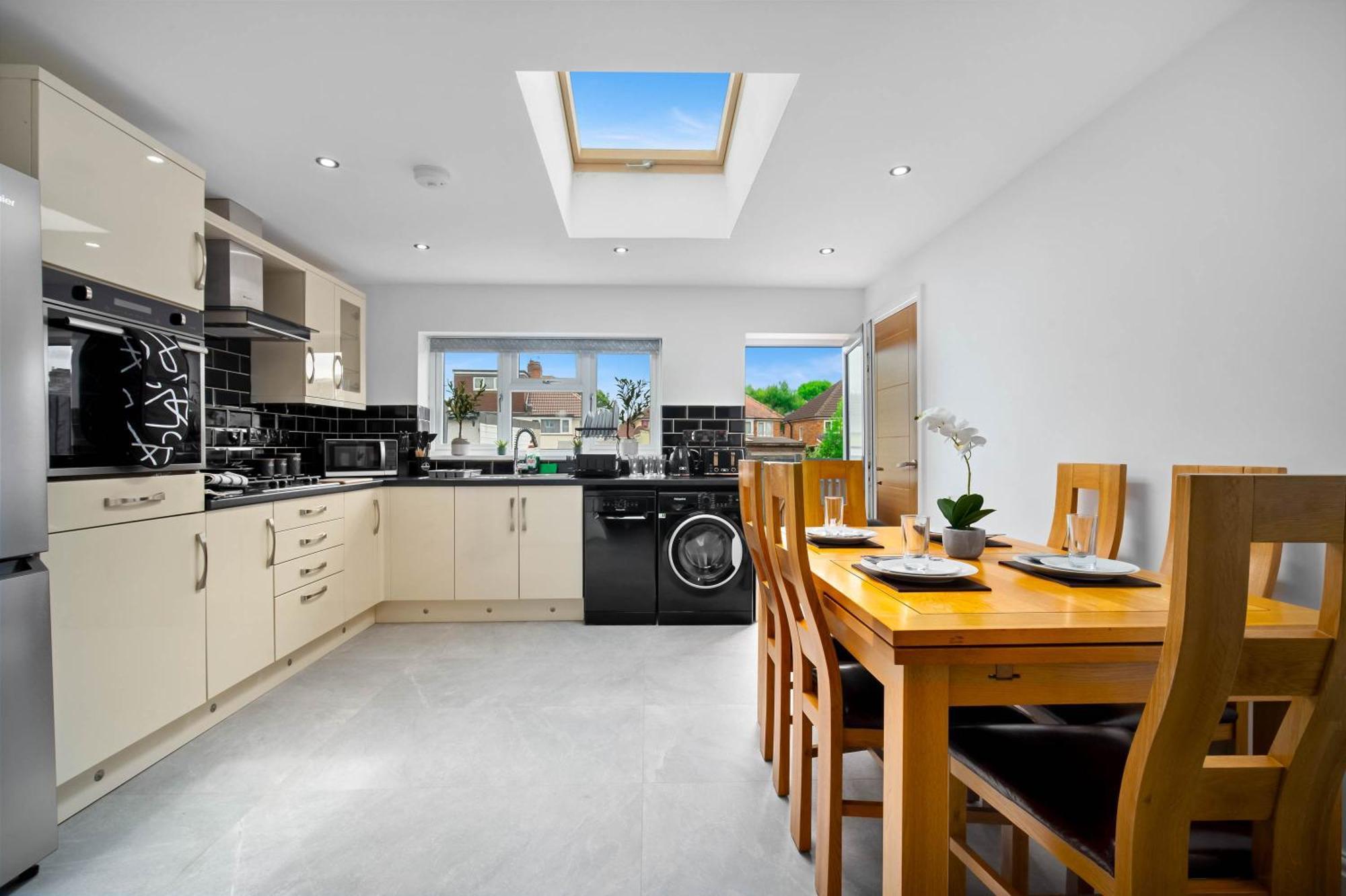 5 Bedroom House Solihull 10 Mins Drive From Bhx & Nec Private Off Road Parking Бирмингем Экстерьер фото