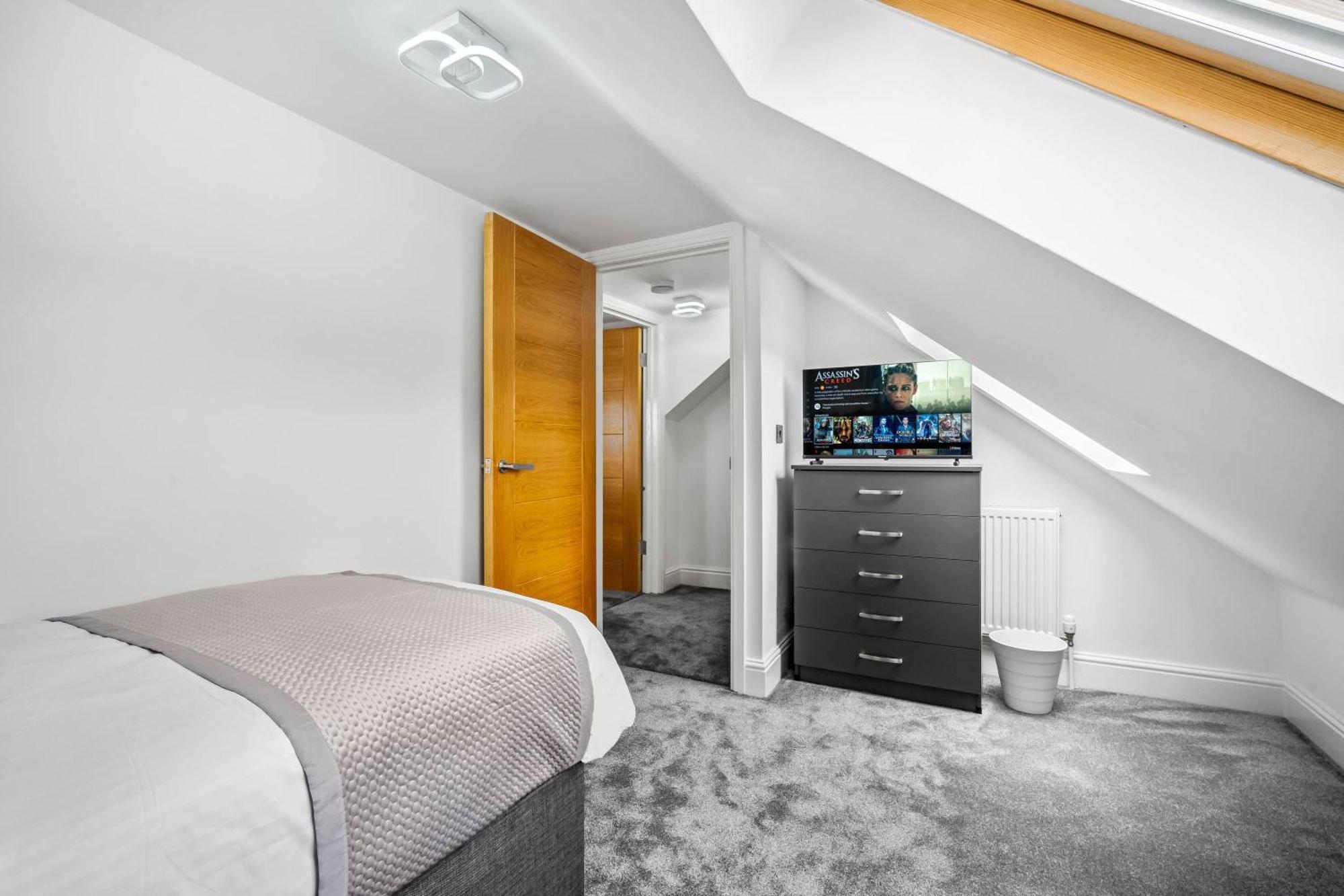5 Bedroom House Solihull 10 Mins Drive From Bhx & Nec Private Off Road Parking Бирмингем Экстерьер фото