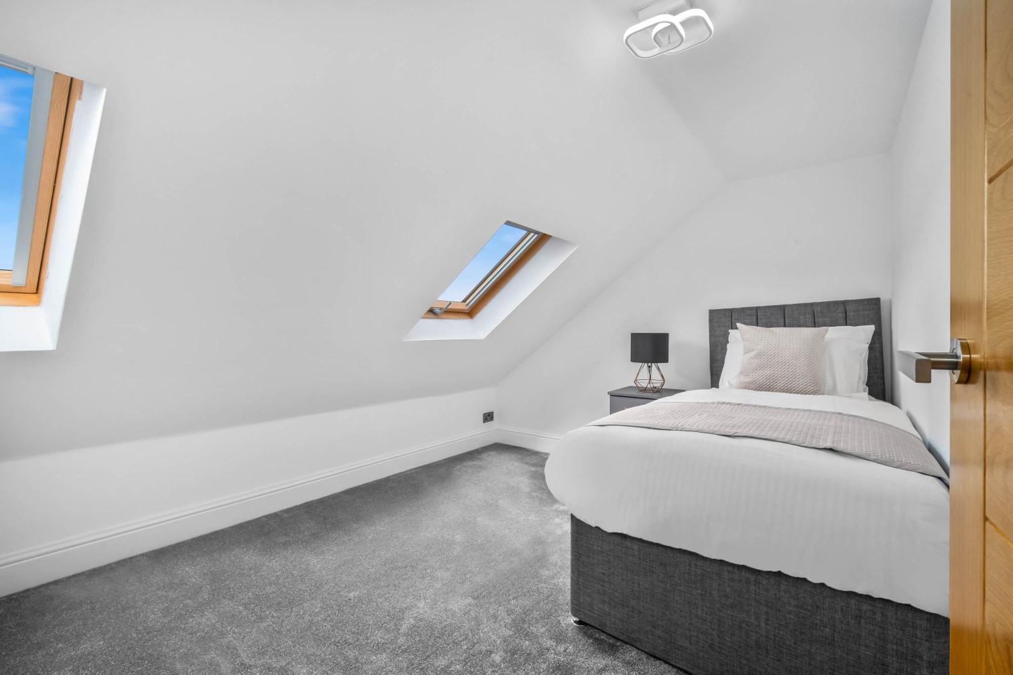 5 Bedroom House Solihull 10 Mins Drive From Bhx & Nec Private Off Road Parking Бирмингем Экстерьер фото