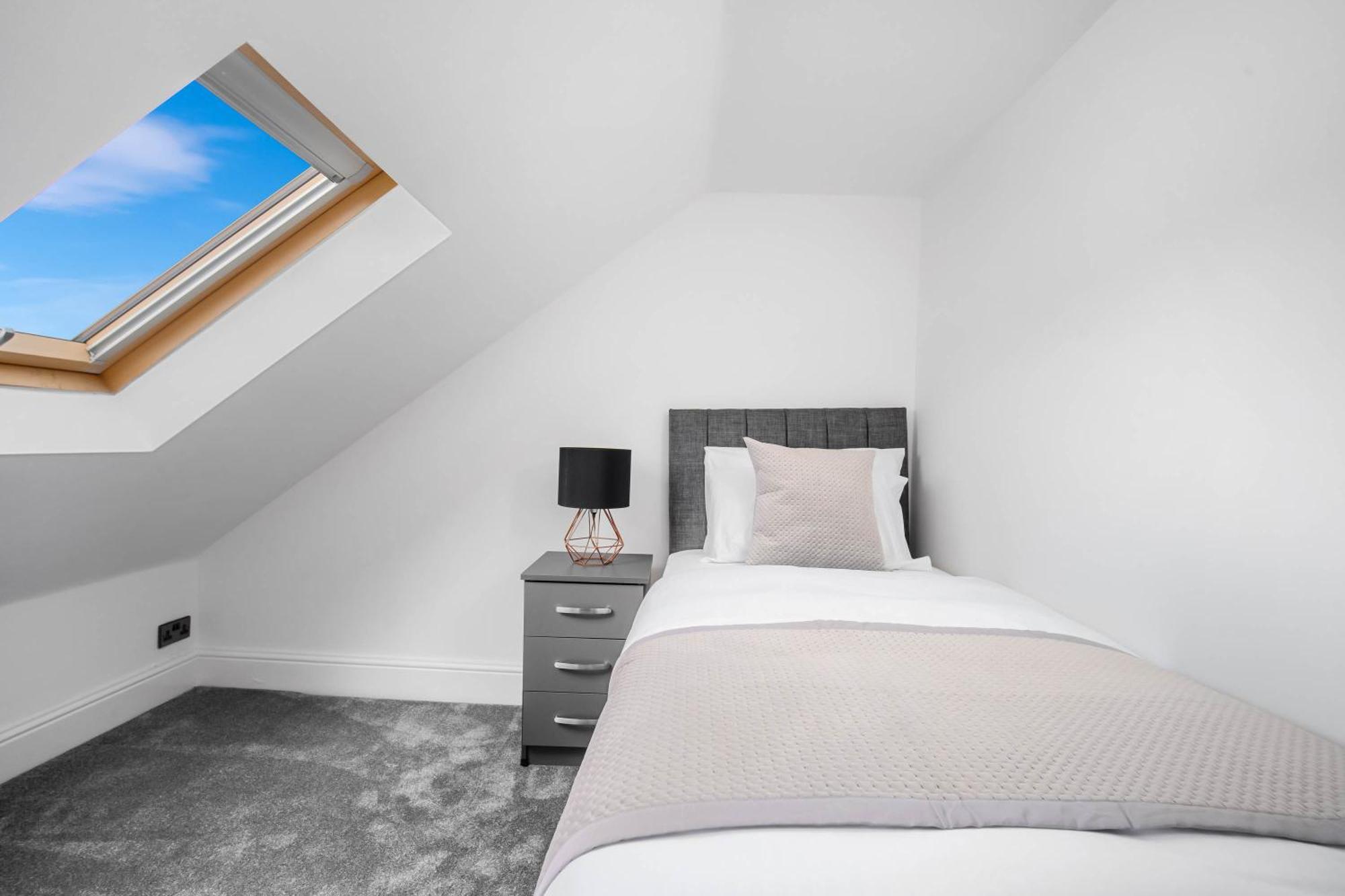 5 Bedroom House Solihull 10 Mins Drive From Bhx & Nec Private Off Road Parking Бирмингем Экстерьер фото