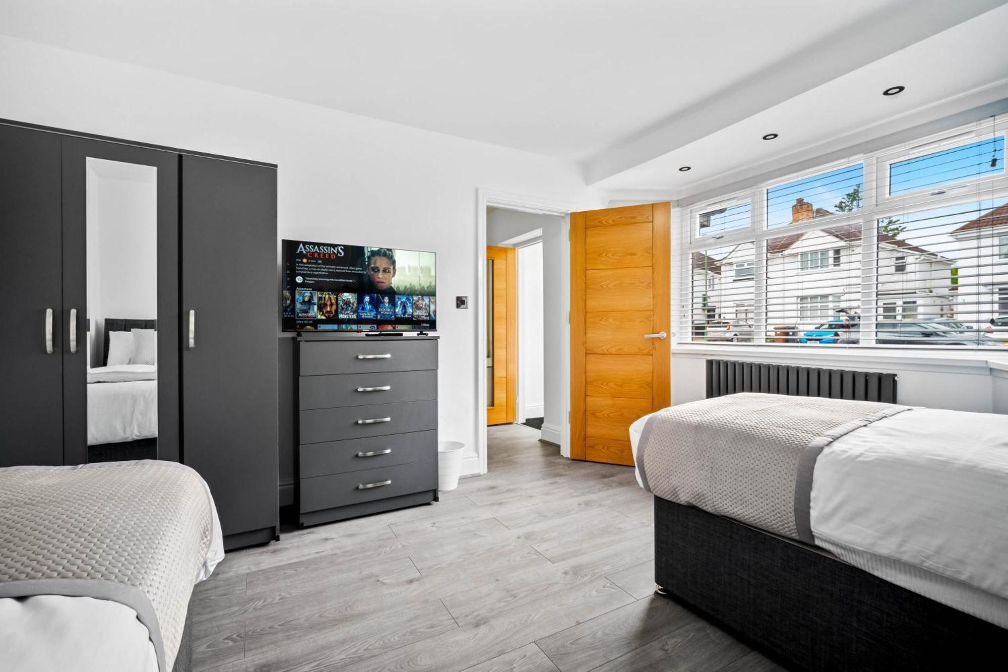 5 Bedroom House Solihull 10 Mins Drive From Bhx & Nec Private Off Road Parking Бирмингем Экстерьер фото