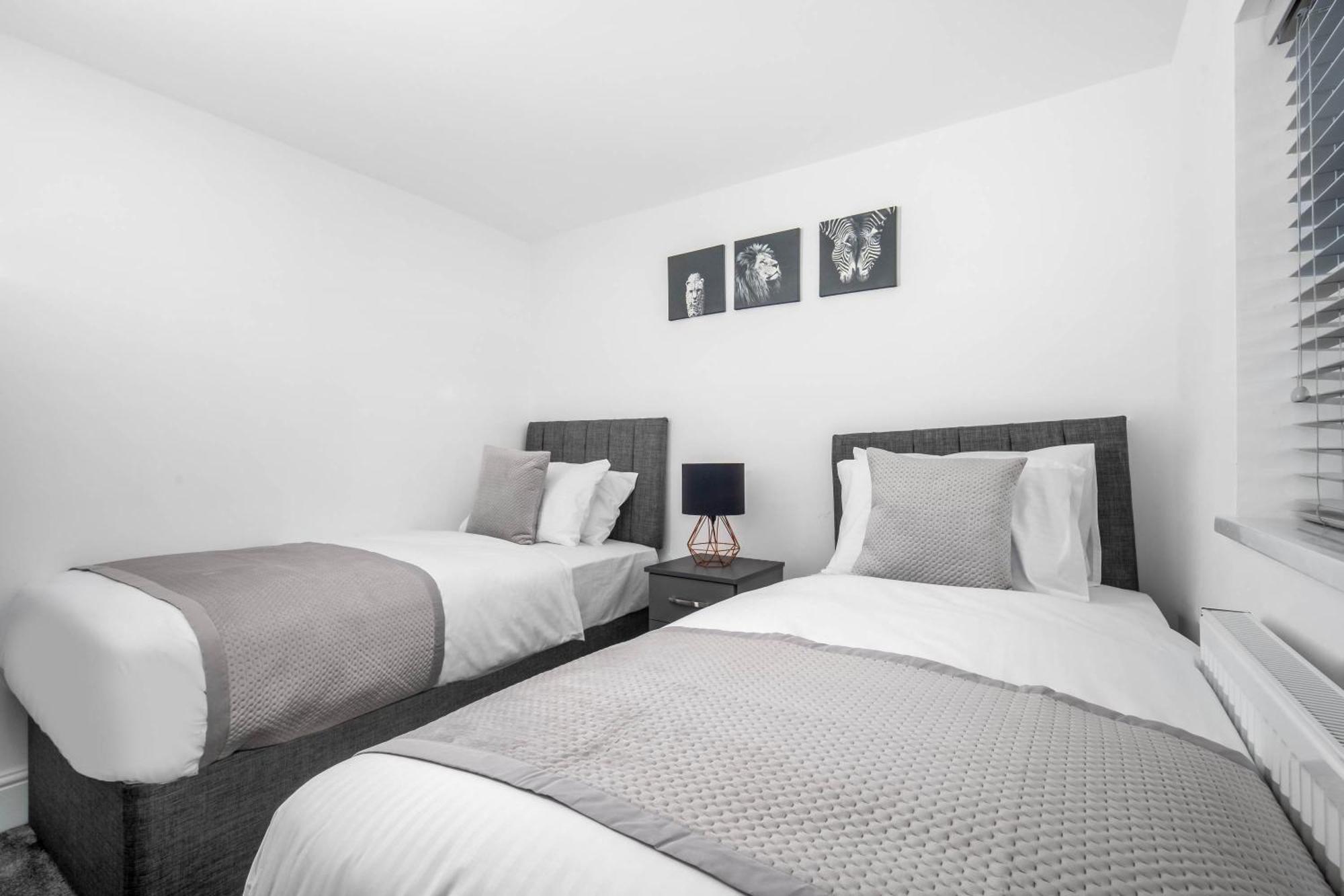 5 Bedroom House Solihull 10 Mins Drive From Bhx & Nec Private Off Road Parking Бирмингем Экстерьер фото